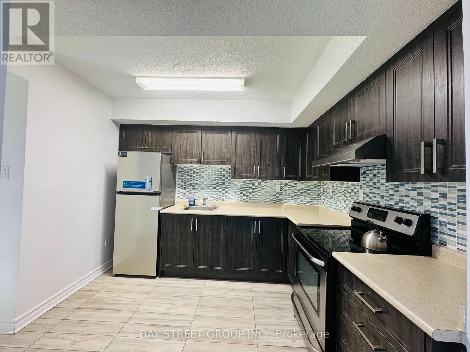 2 - 1448 OUTLET DRIVE