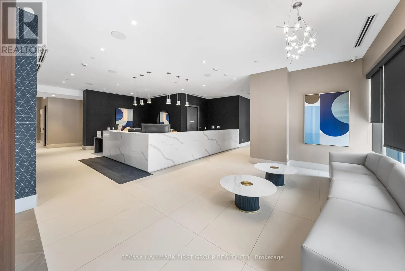 1220 - 2550 SIMCOE STREET N