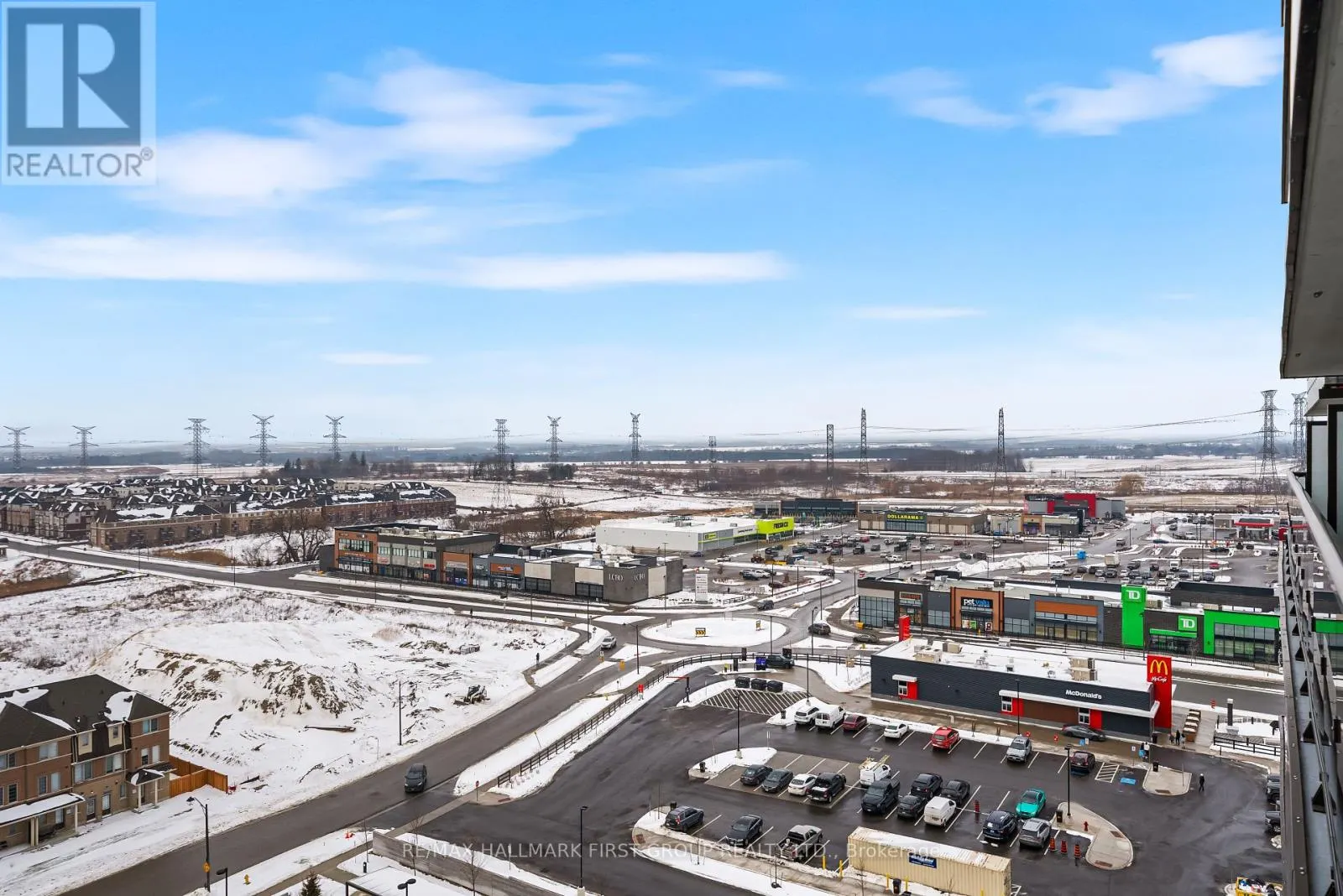 1220 - 2550 SIMCOE STREET N