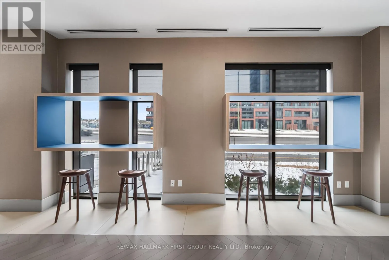 1220 - 2550 SIMCOE STREET N