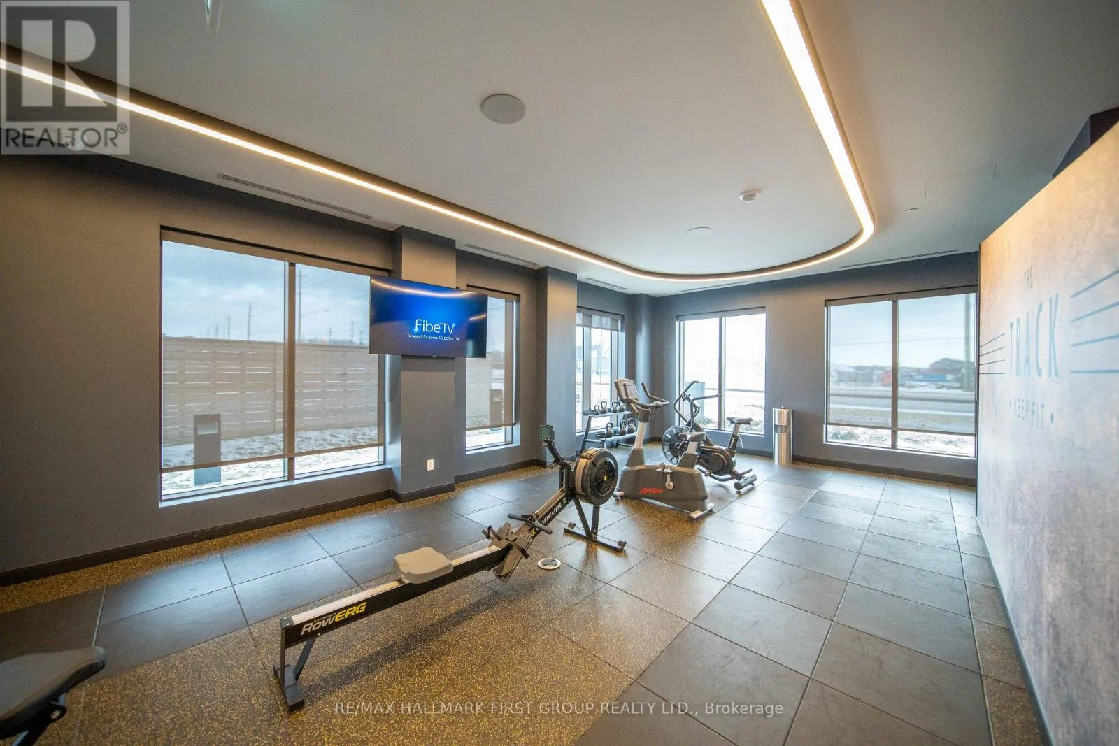 1220 - 2550 SIMCOE STREET N