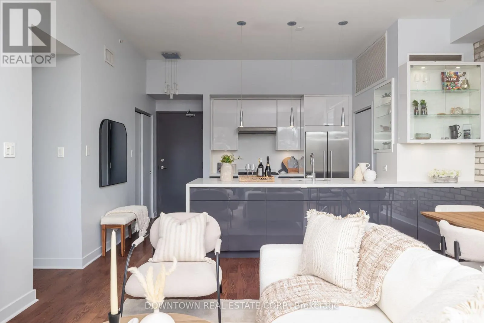 404 - 53 COLGATE AVENUE