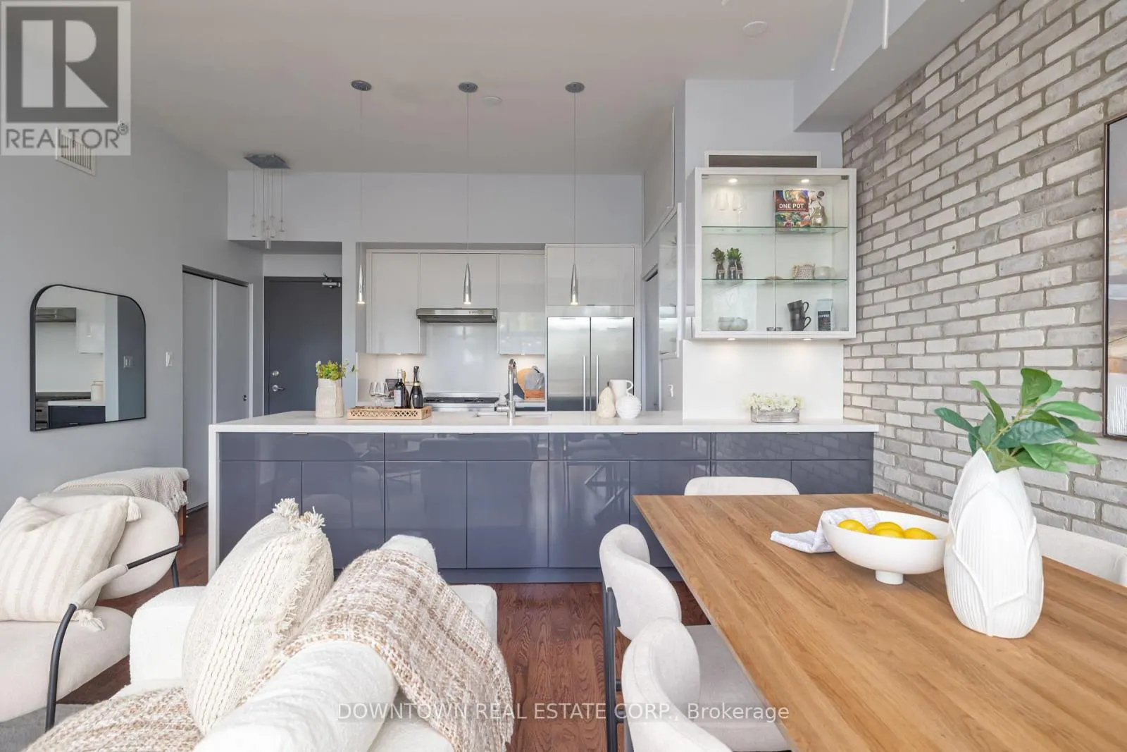 404 - 53 COLGATE AVENUE