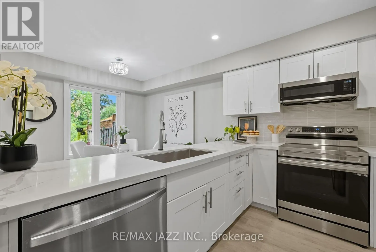 34 - 811 WILSON ROAD N, #34