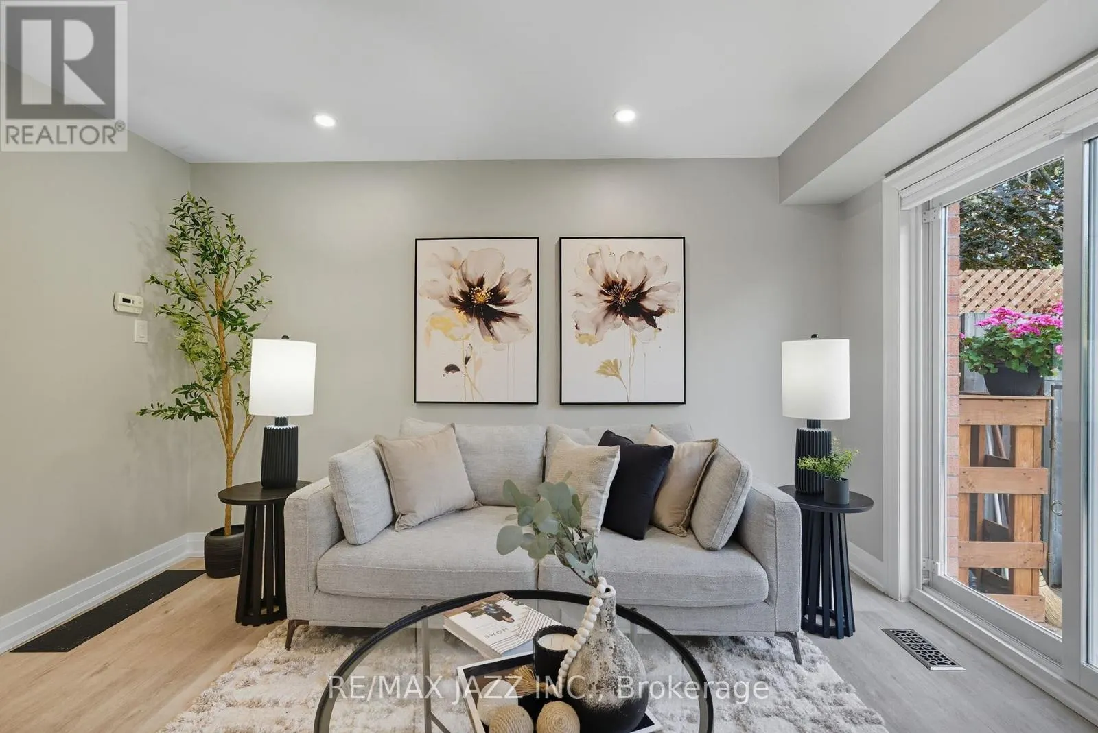 34 - 811 WILSON ROAD N, #34