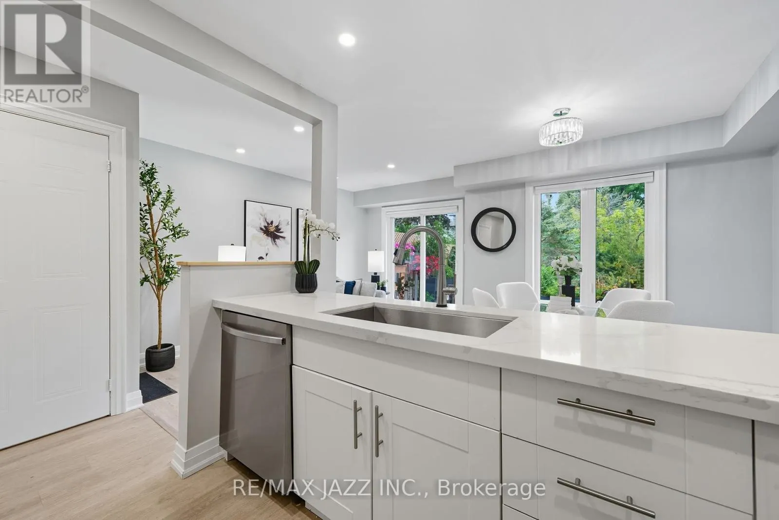 34 - 811 WILSON ROAD N, #34