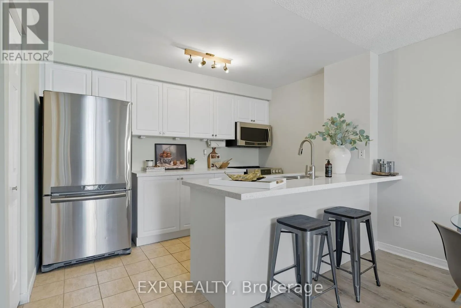 202 - 91 ASPEN SPRINGS DRIVE, #202