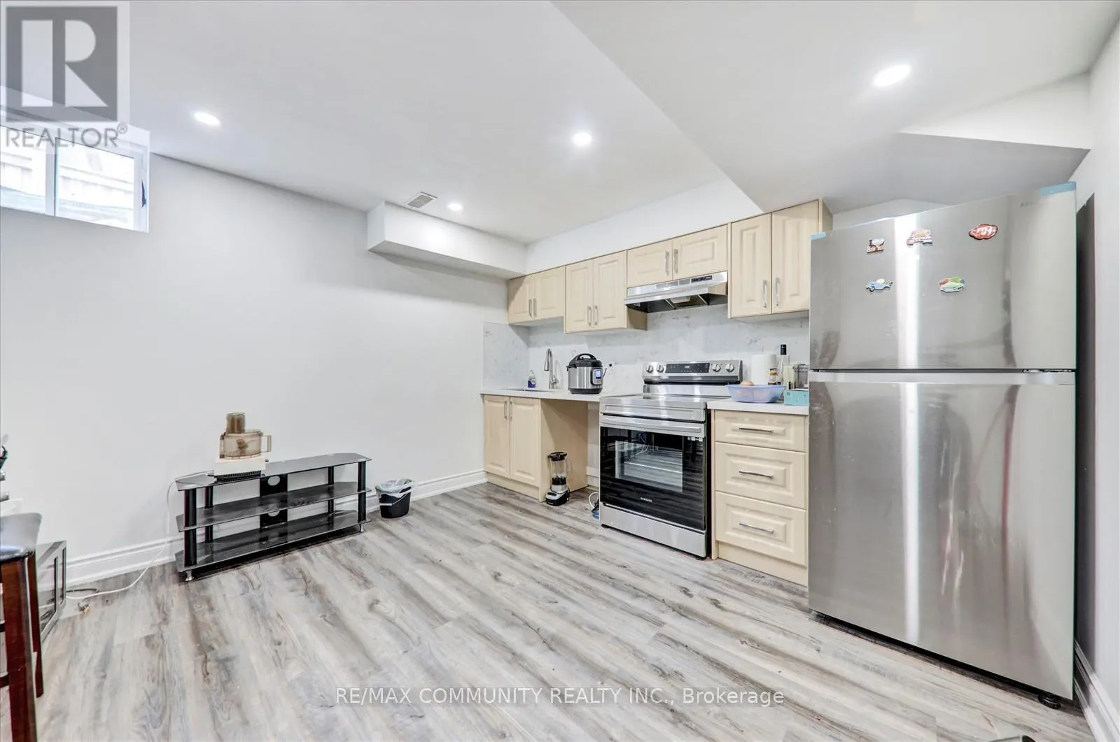 1034 PELICAN TRAIL