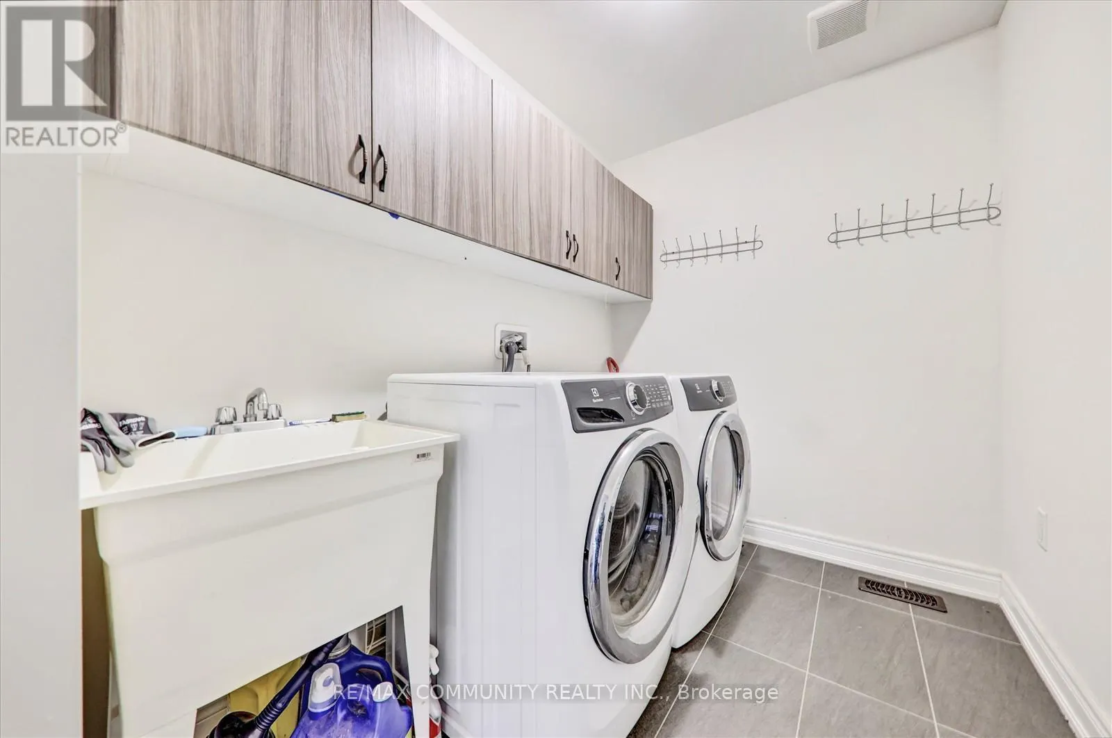 1034 PELICAN TRAIL