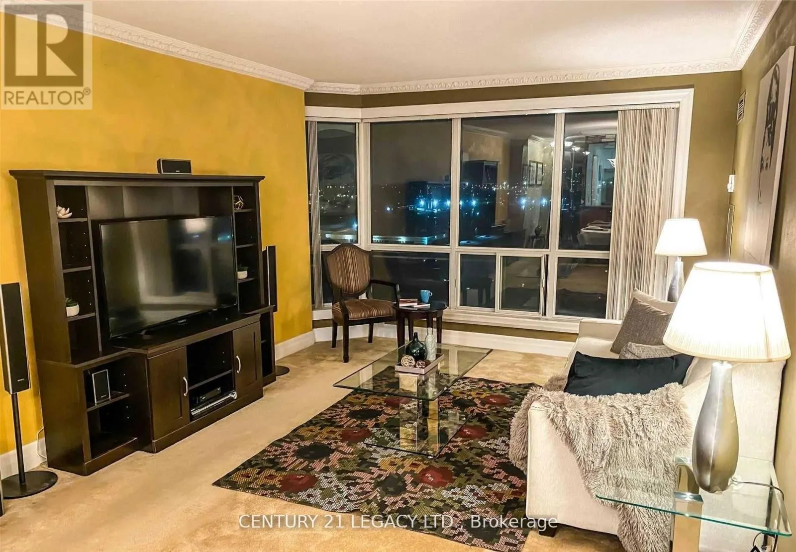 802 - 18 LEE CENTRE DRIVE