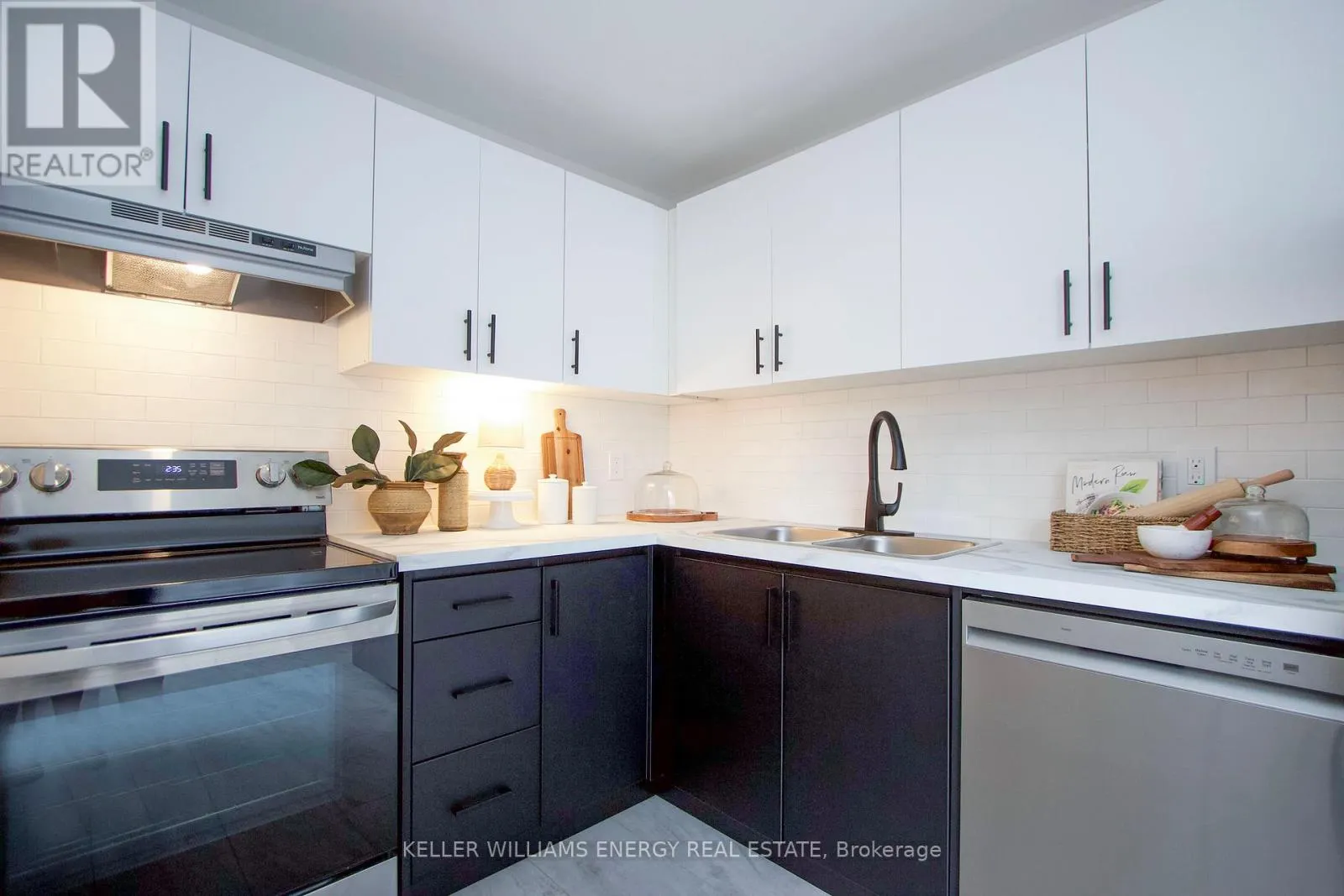 60 - 1133 RITSON ROAD N, #60
