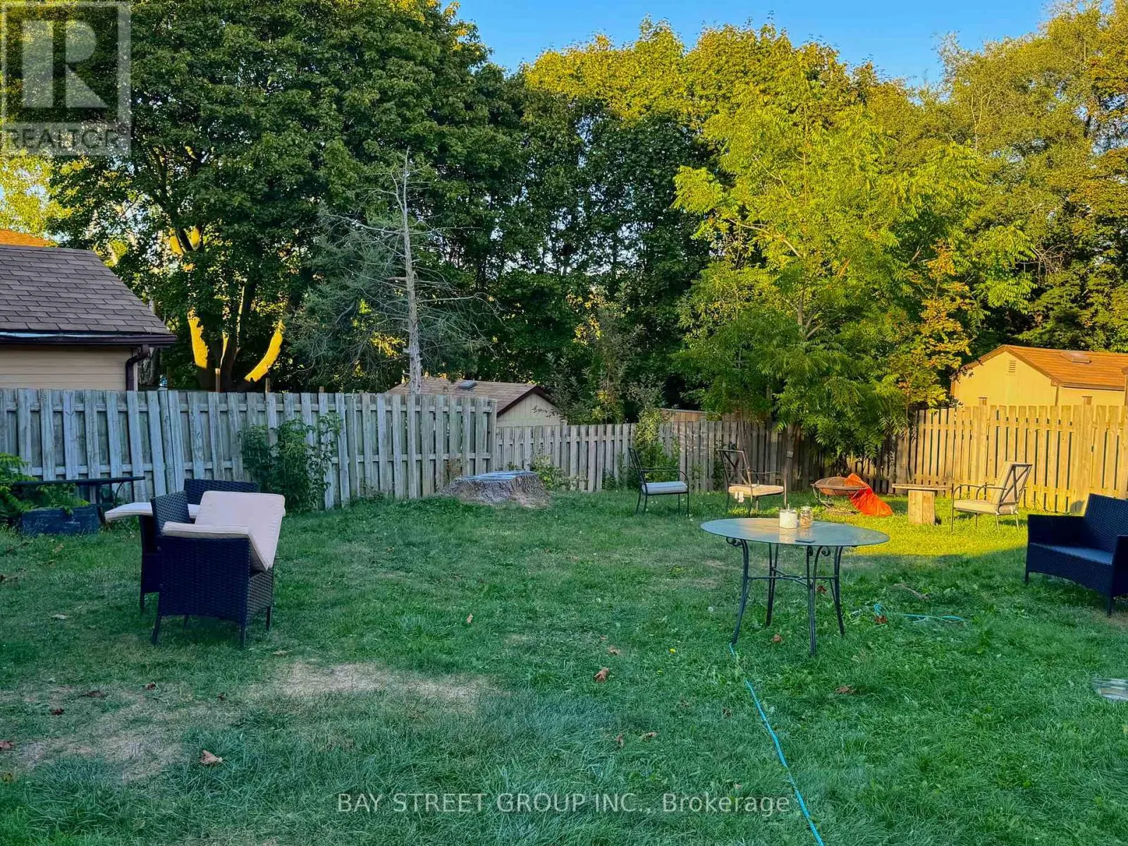 445 HARCOURT DRIVE