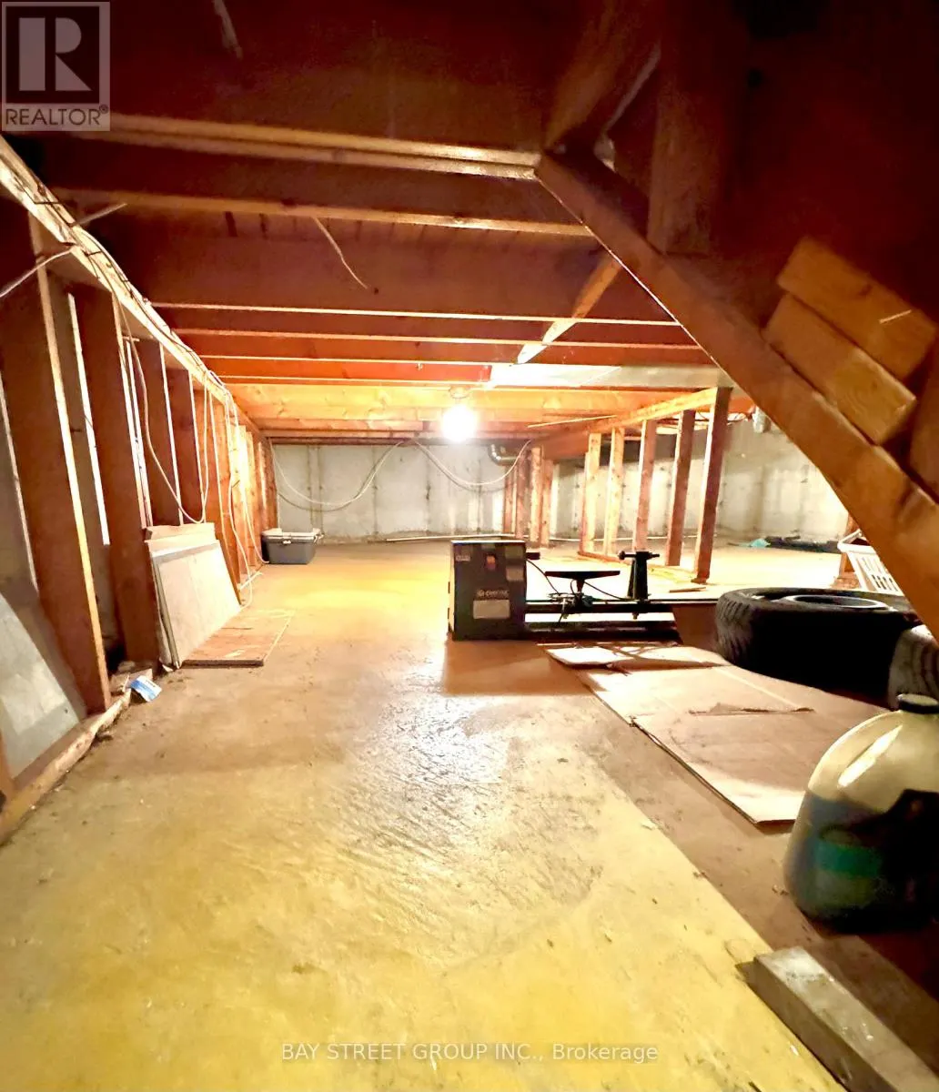 445 HARCOURT DRIVE