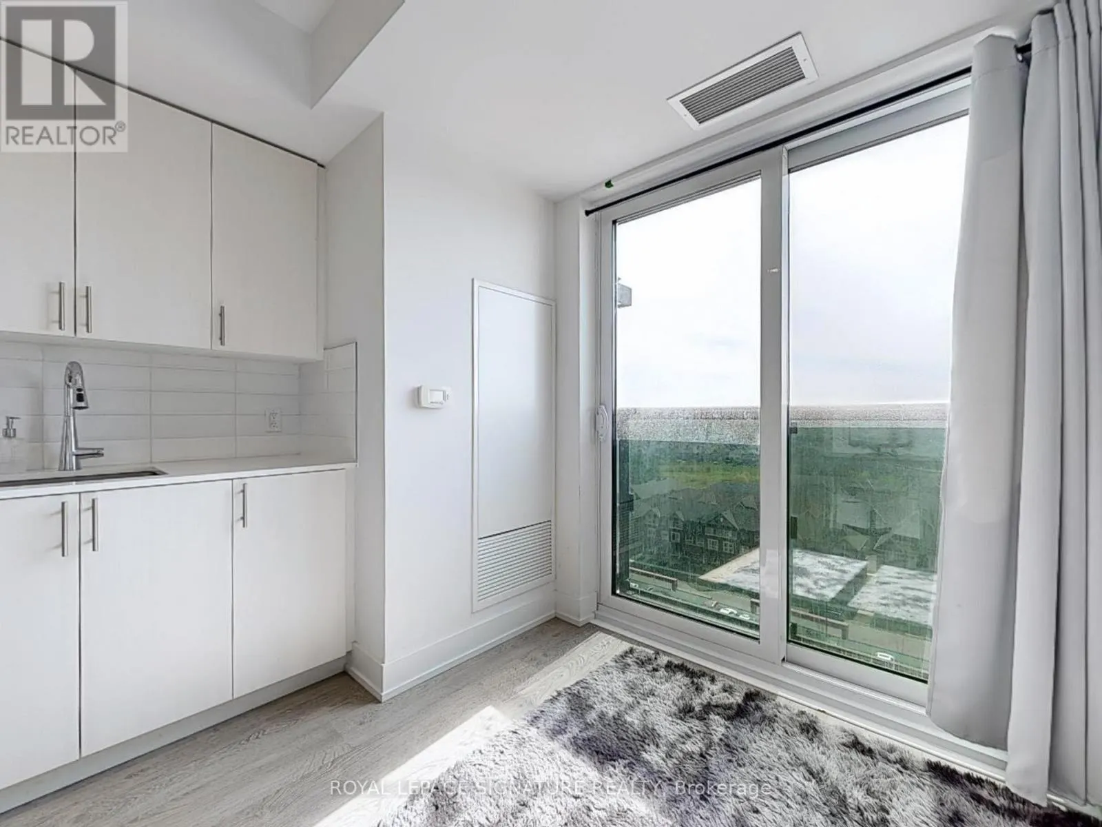1103 - 2550 SIMCOE STREET N