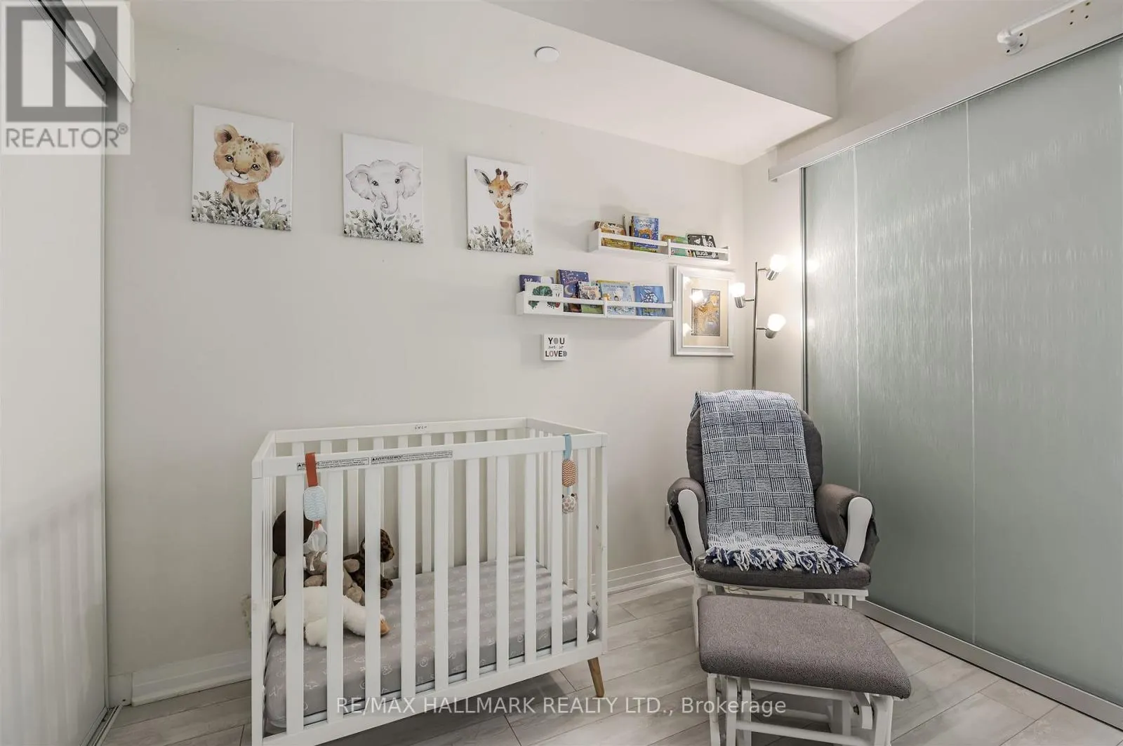 321 - 1630 QUEEN STREET E