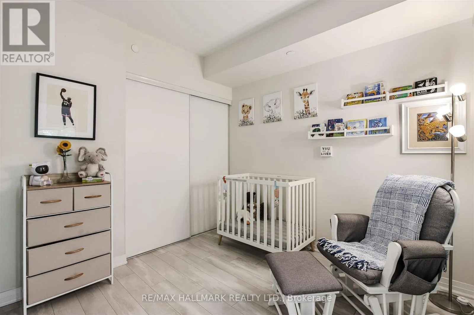 321 - 1630 QUEEN STREET E