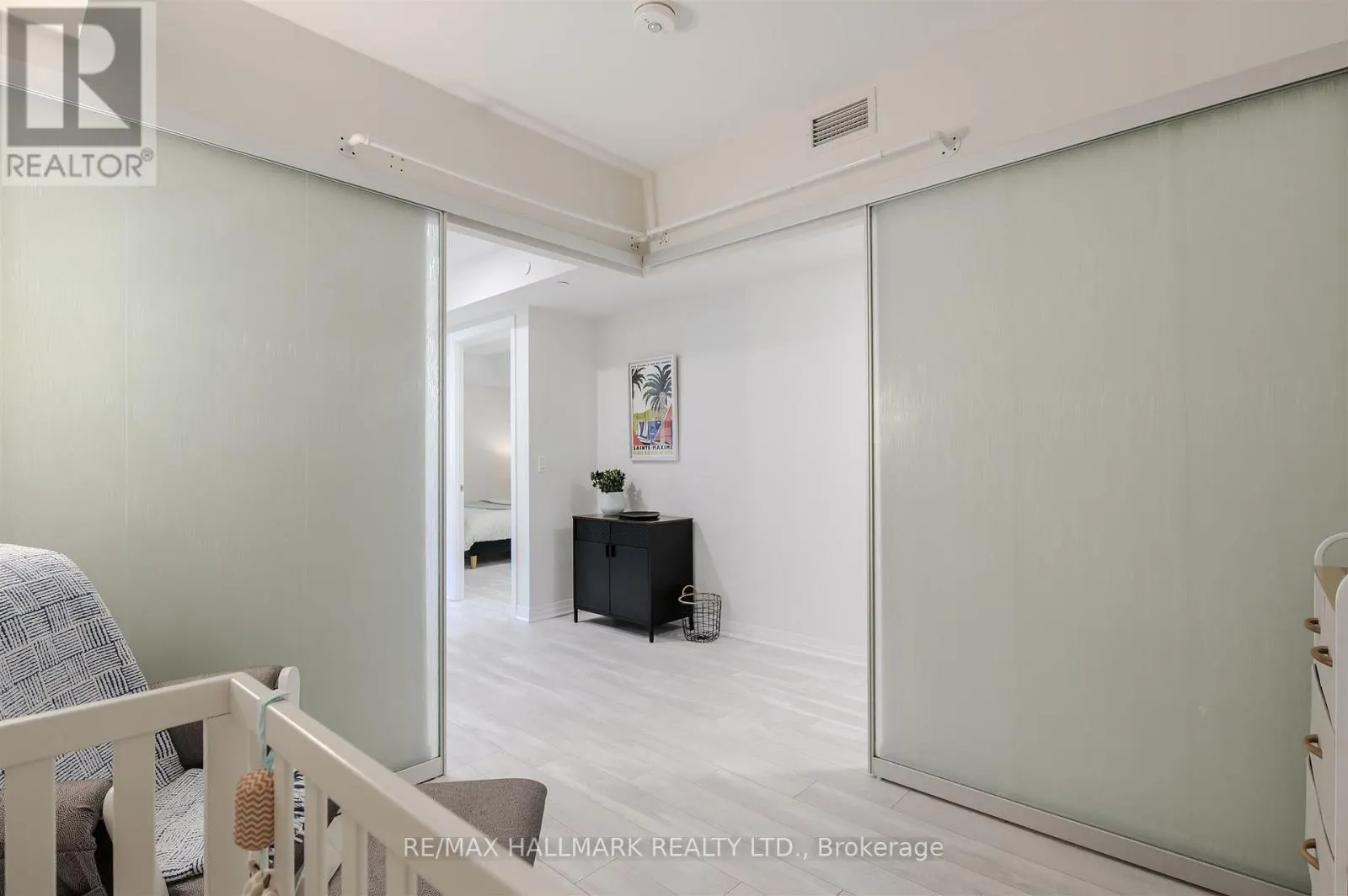321 - 1630 QUEEN STREET E