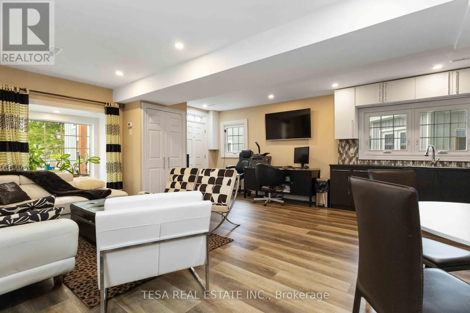 4993 OLD BROCK ROAD