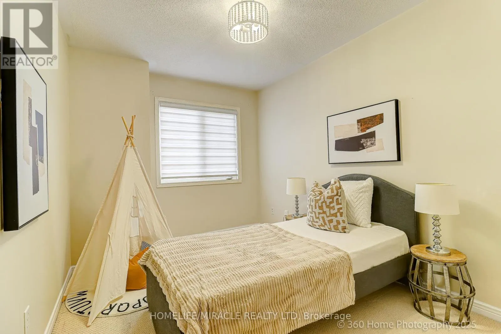 113 WILKES CRESCENT