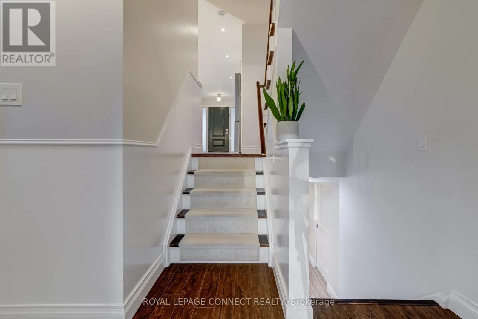 28 TIVOLI COURT