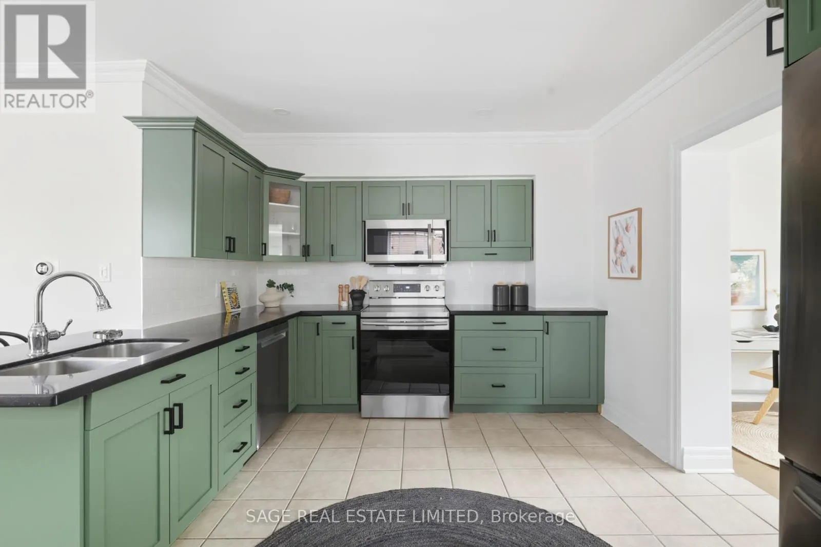2021 GERRARD STREET E