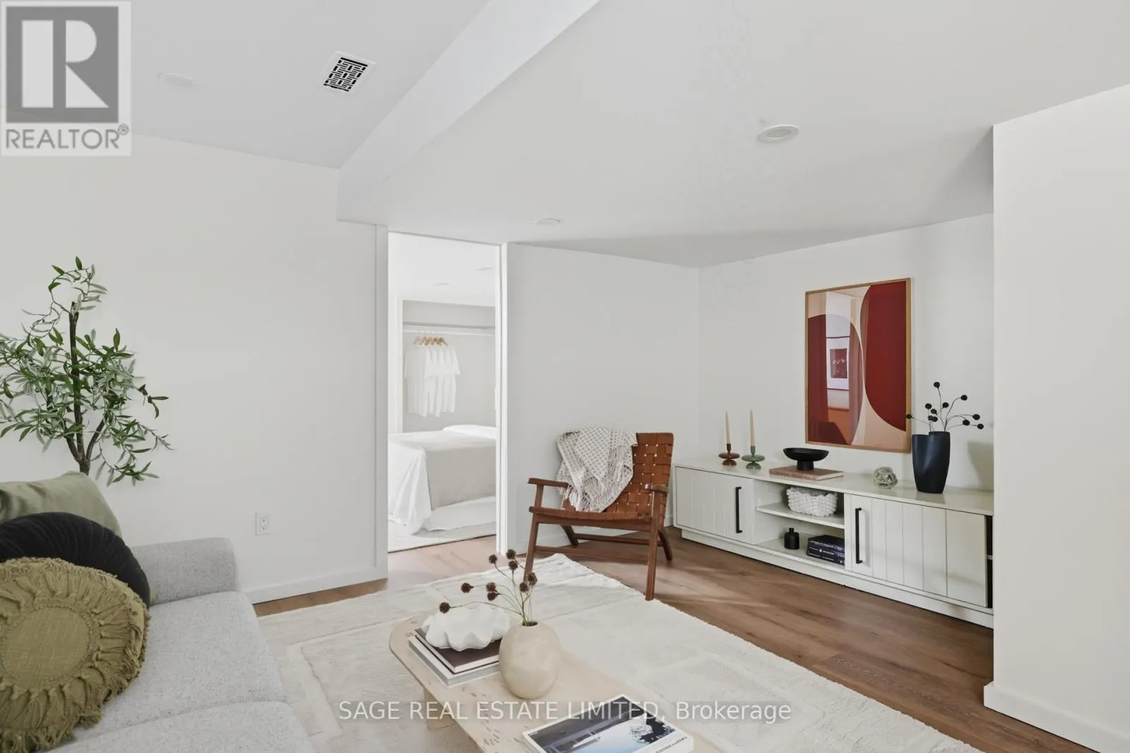 2021 GERRARD STREET E