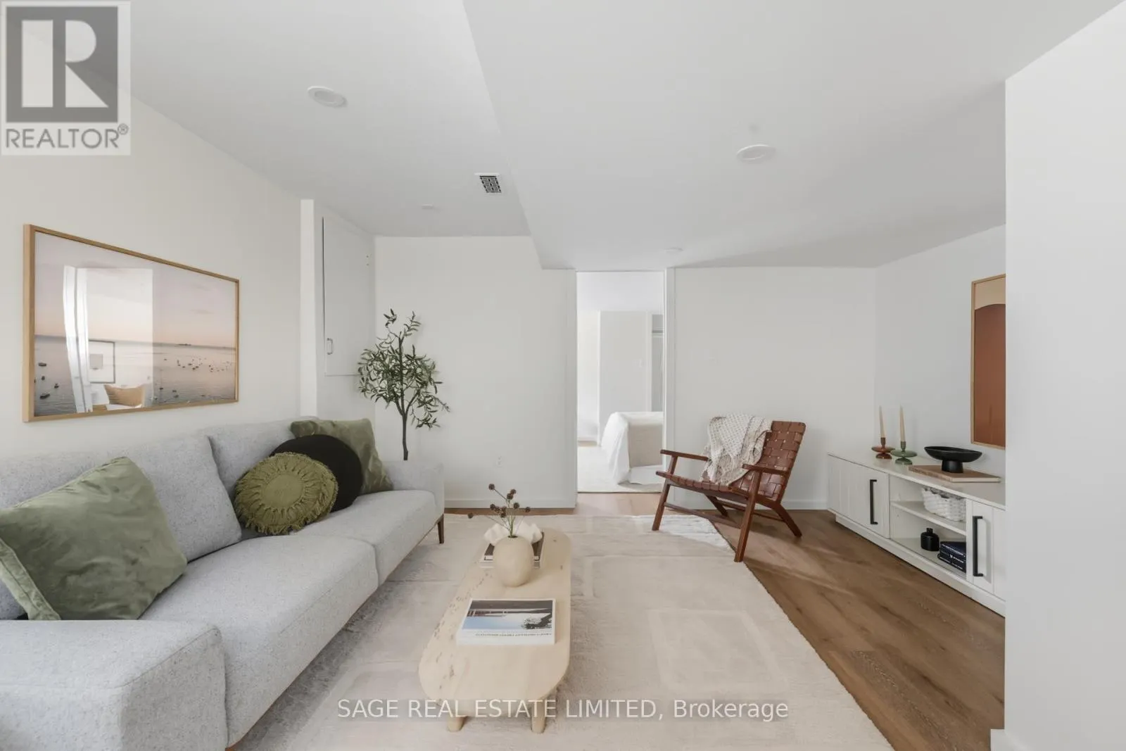 2021 GERRARD STREET E