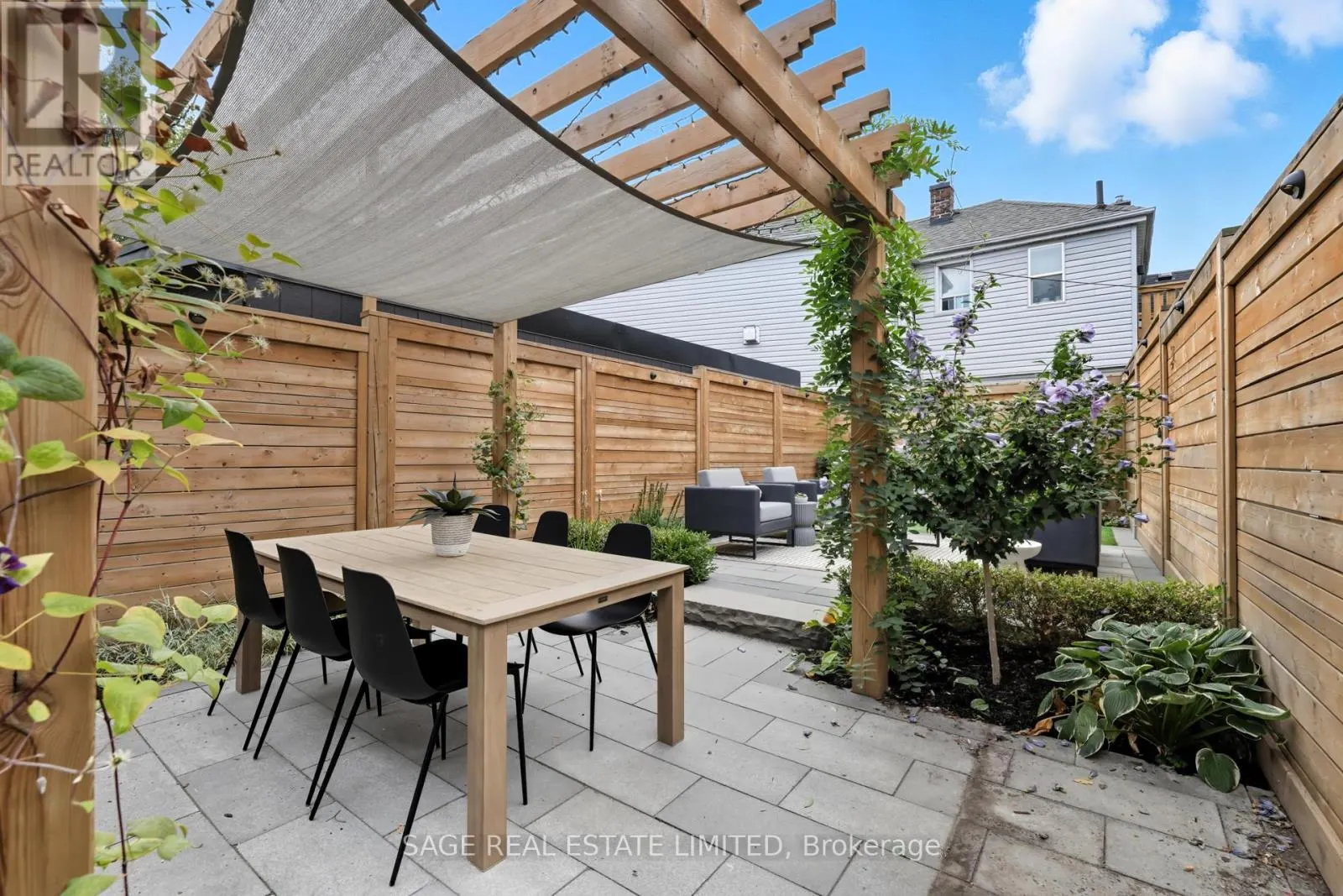 2021 GERRARD STREET E