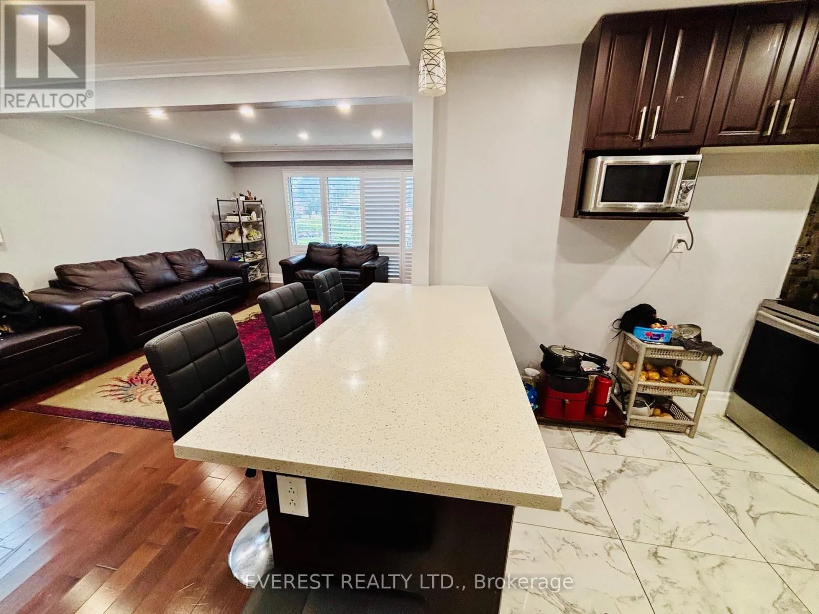 6 MARETTA AVENUE