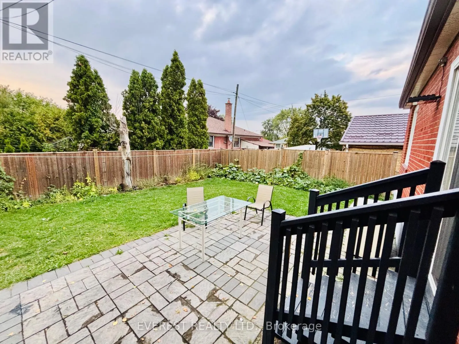 6 MARETTA AVENUE