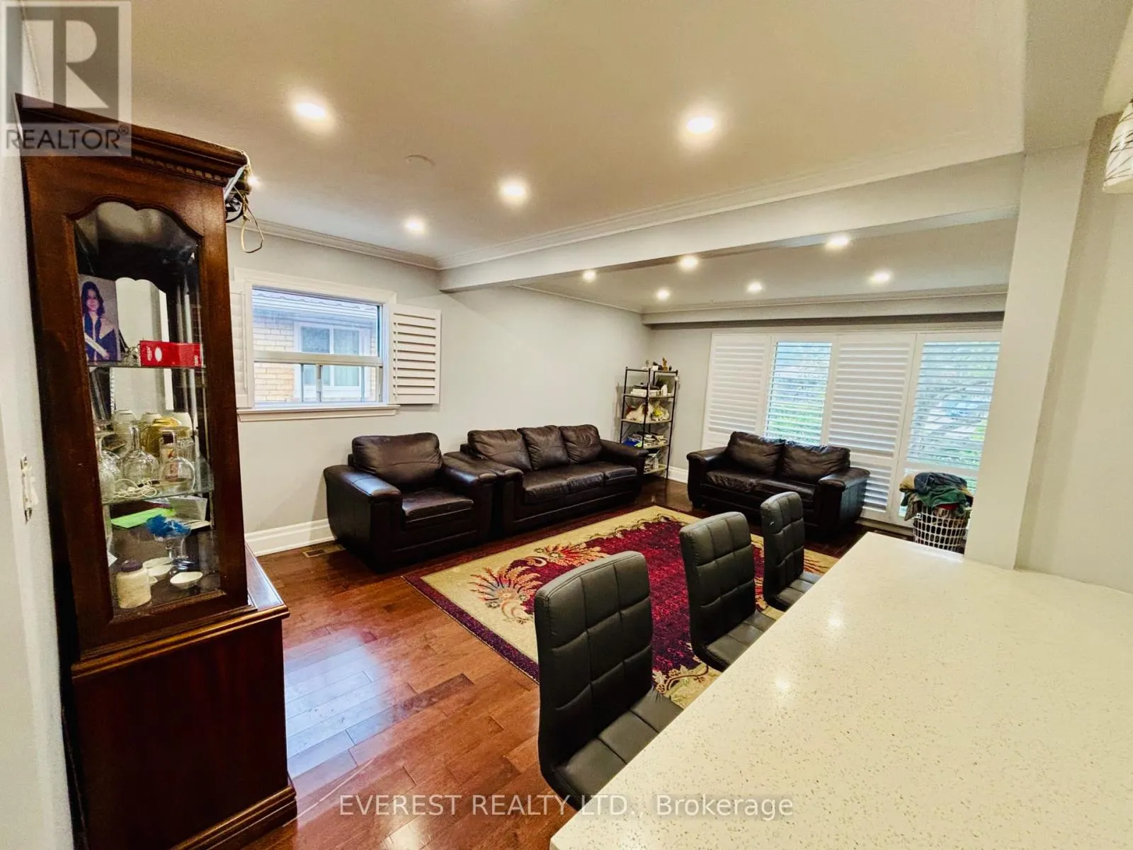 6 MARETTA AVENUE