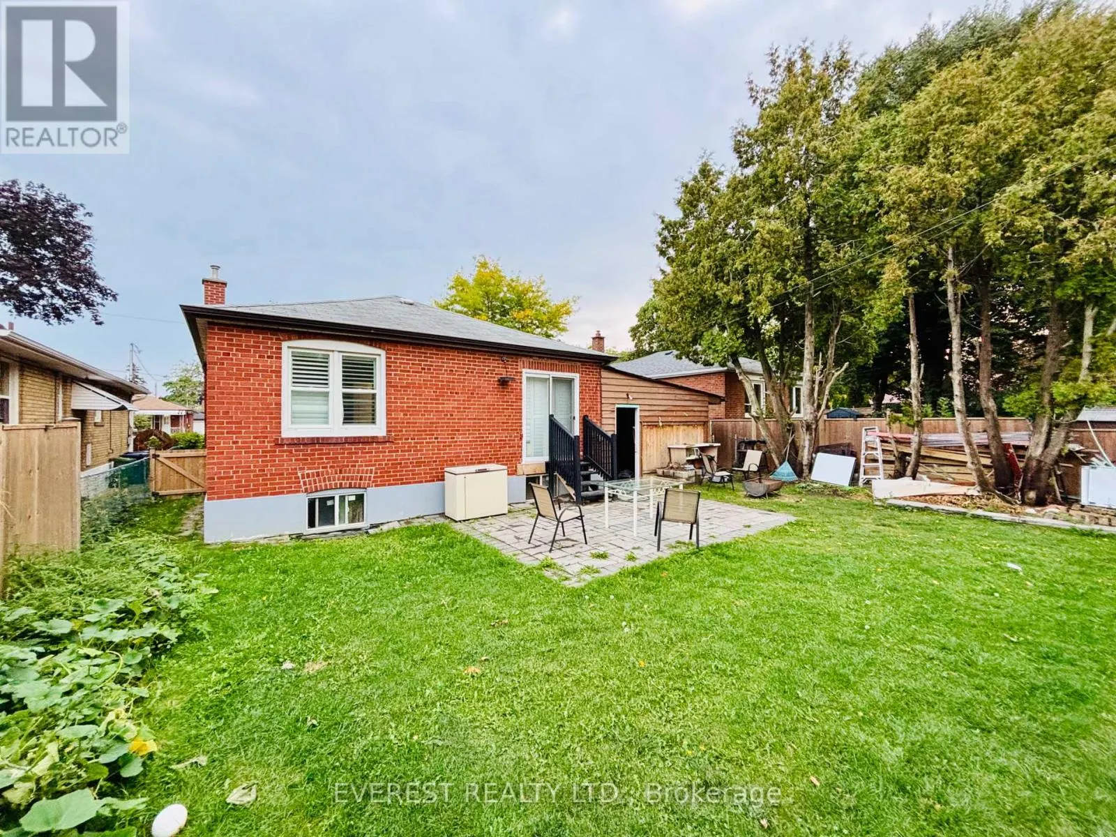 6 MARETTA AVENUE