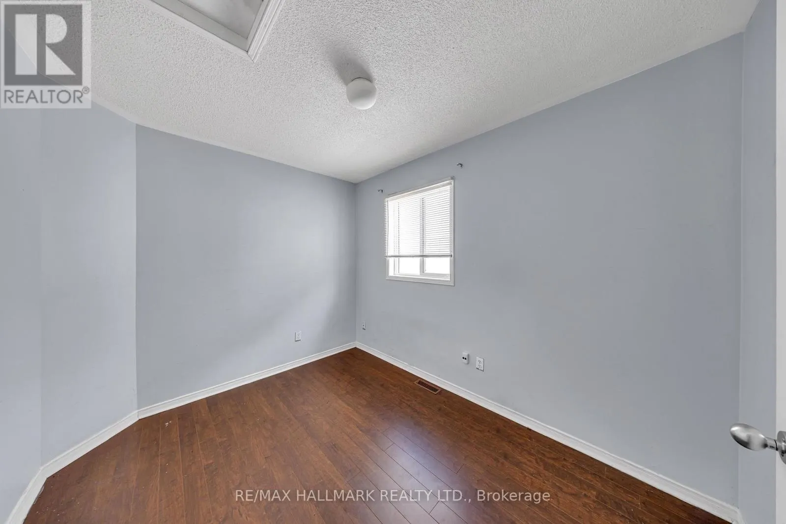 29 HEMANS COURT