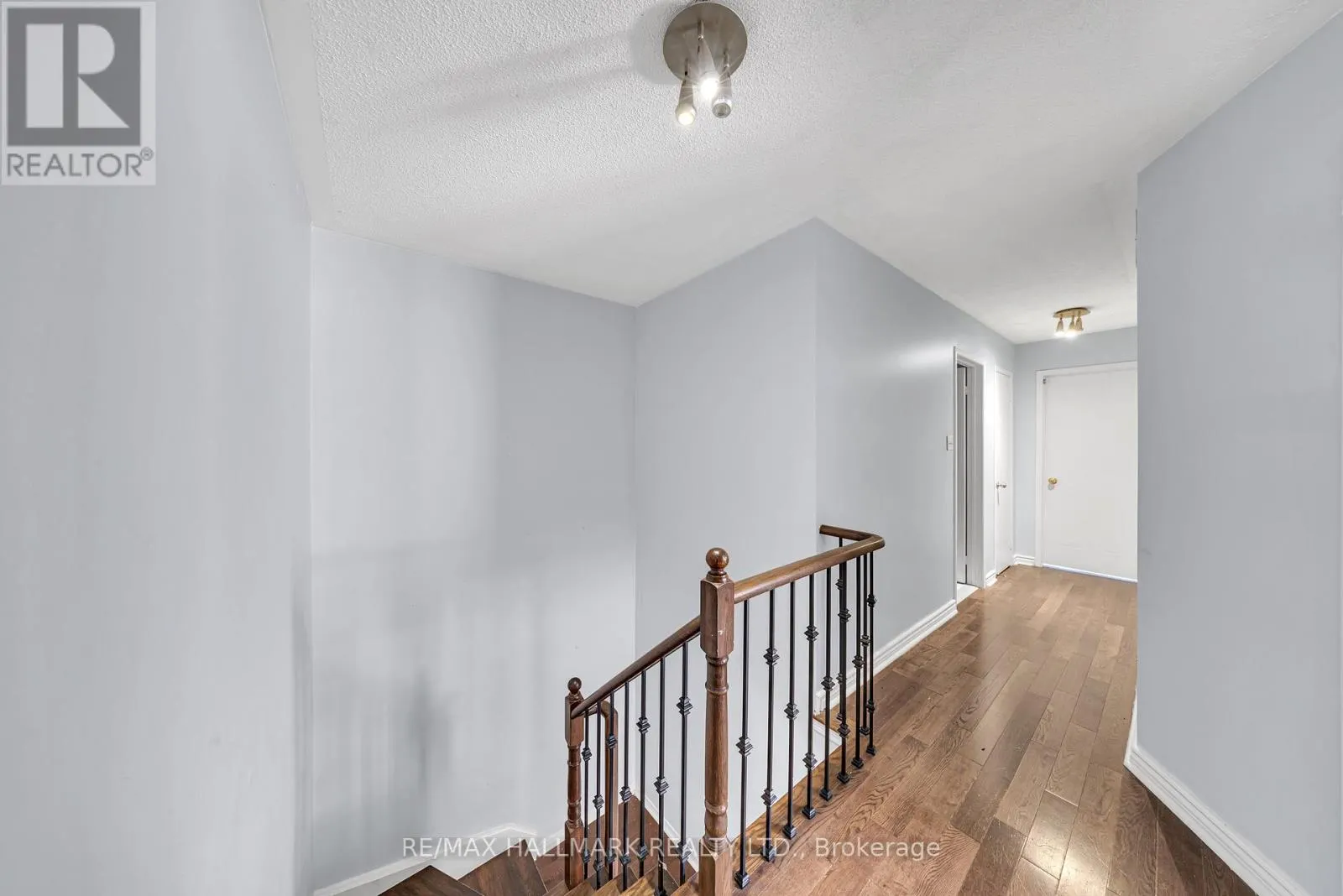 29 HEMANS COURT