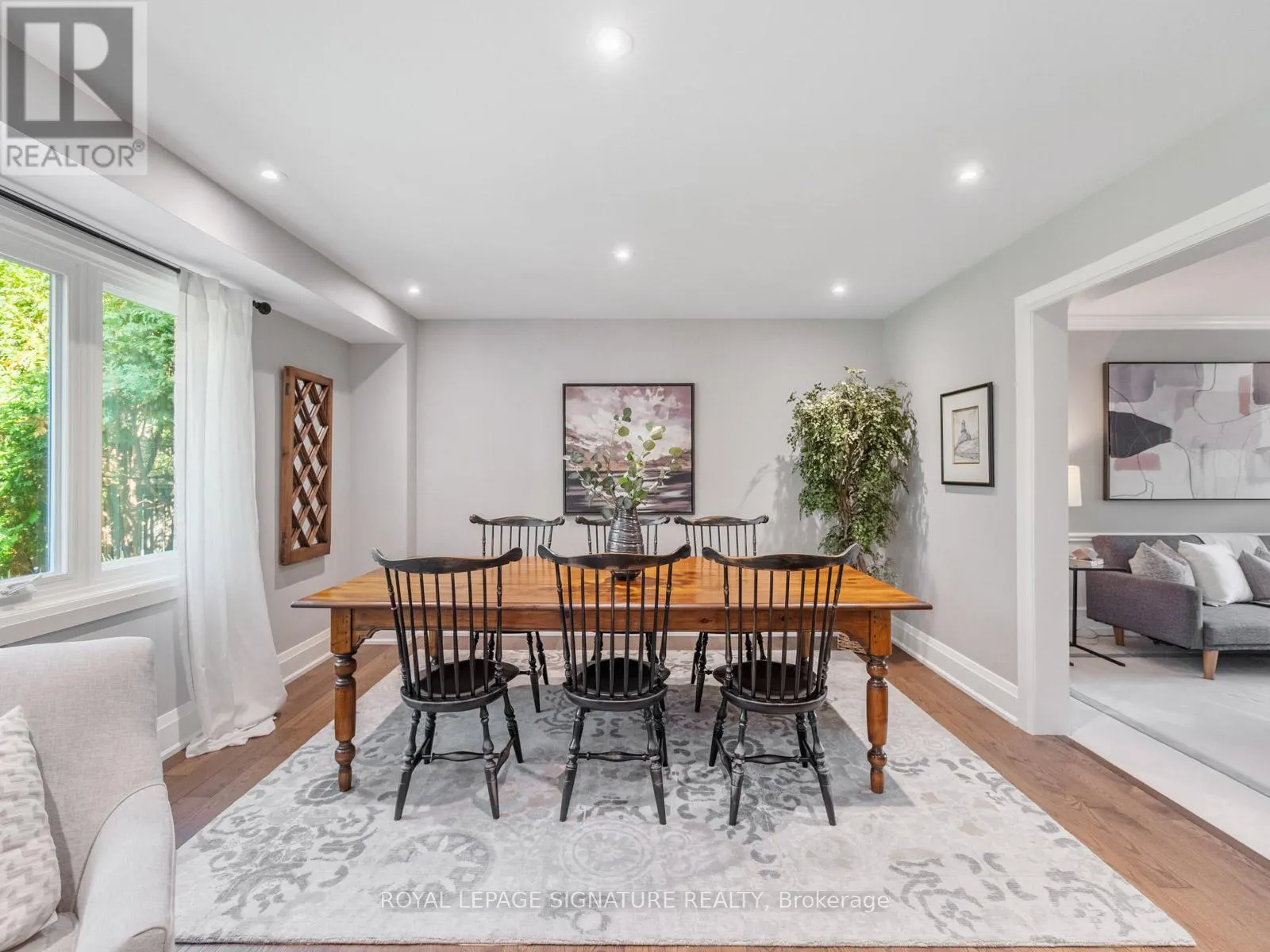 32 RAMBLEWOOD DRIVE