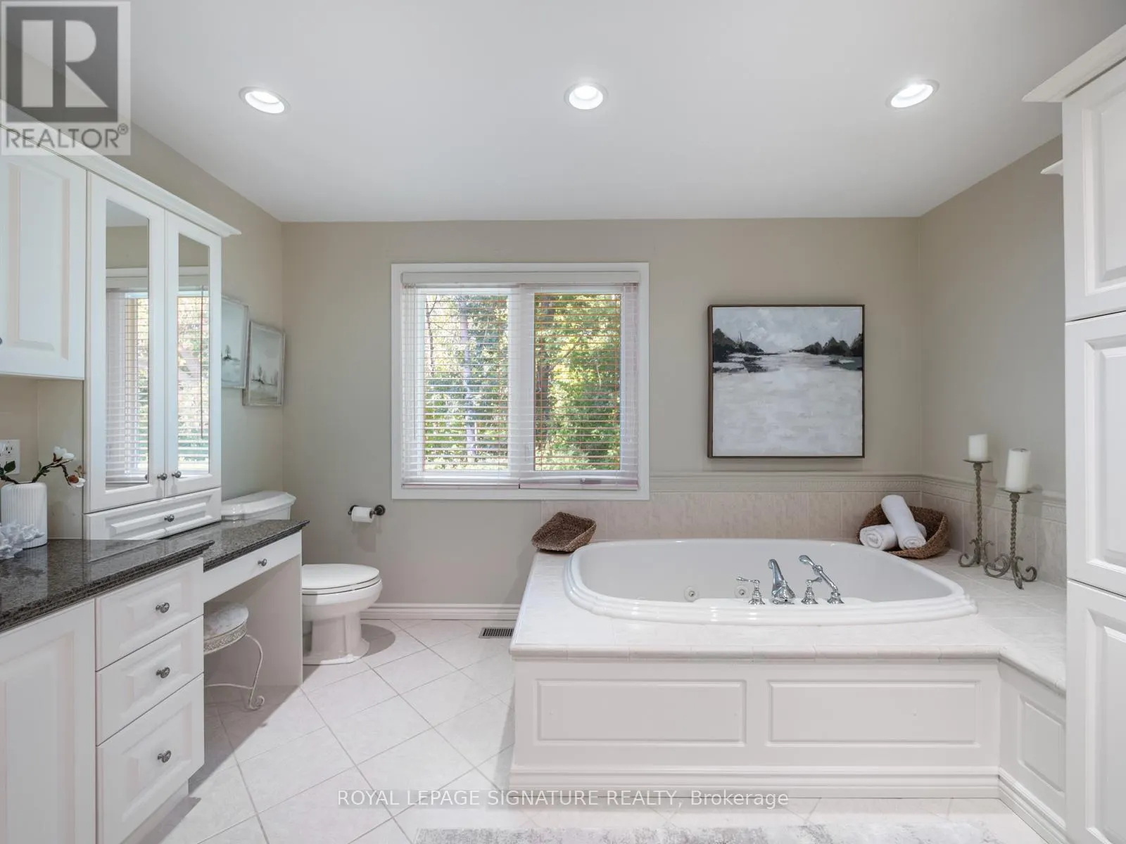 32 RAMBLEWOOD DRIVE
