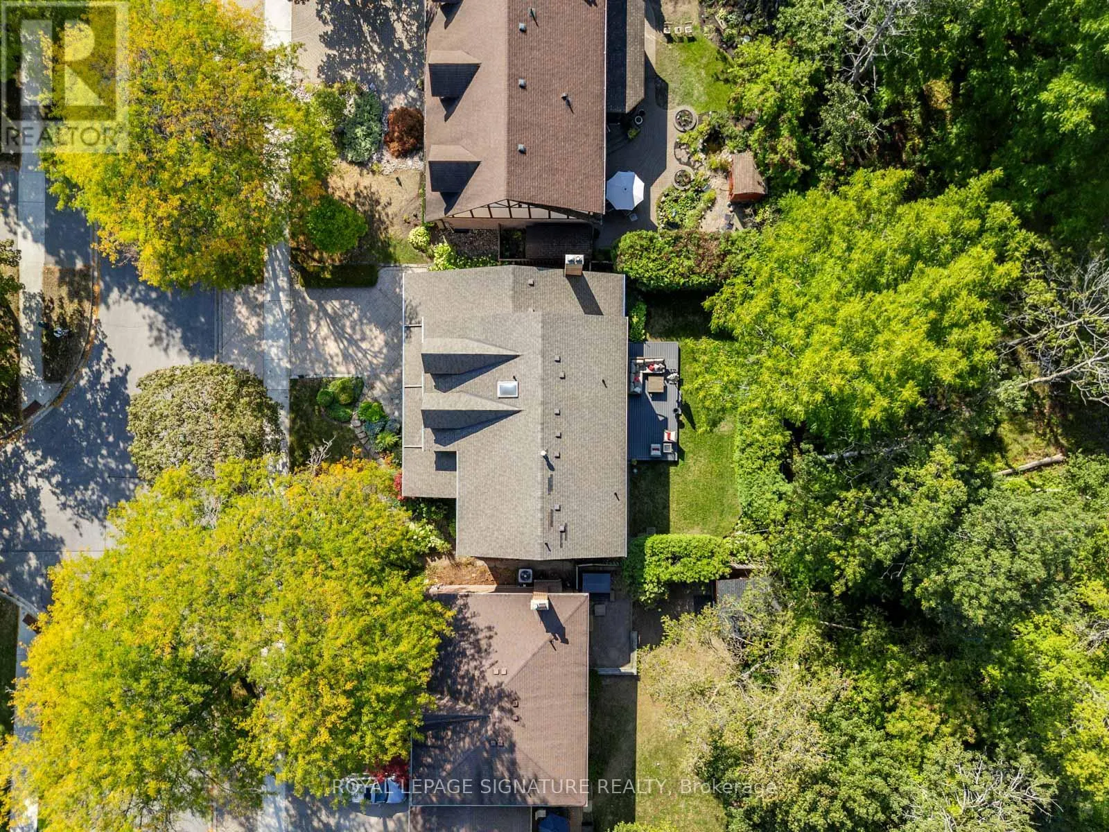 32 RAMBLEWOOD DRIVE