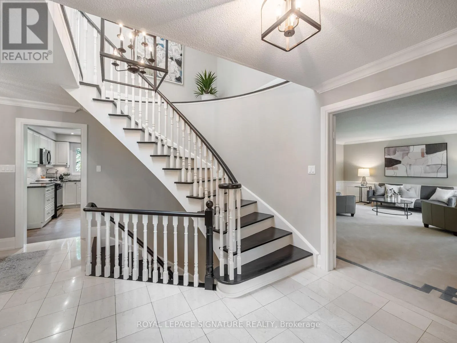 32 RAMBLEWOOD DRIVE
