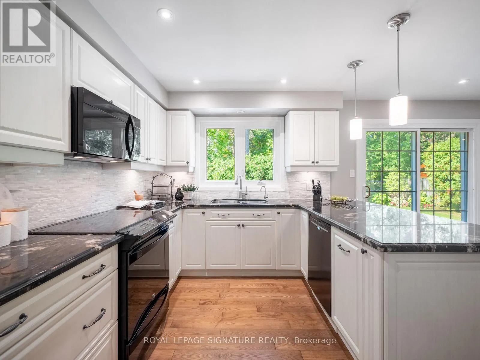 32 RAMBLEWOOD DRIVE