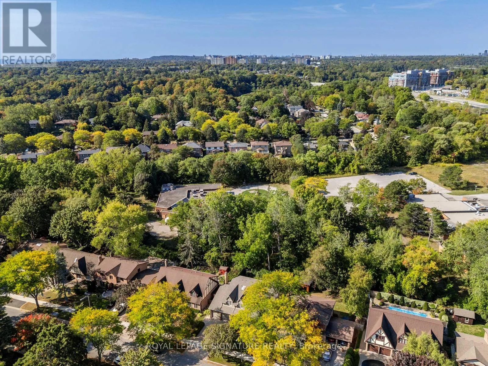 32 RAMBLEWOOD DRIVE