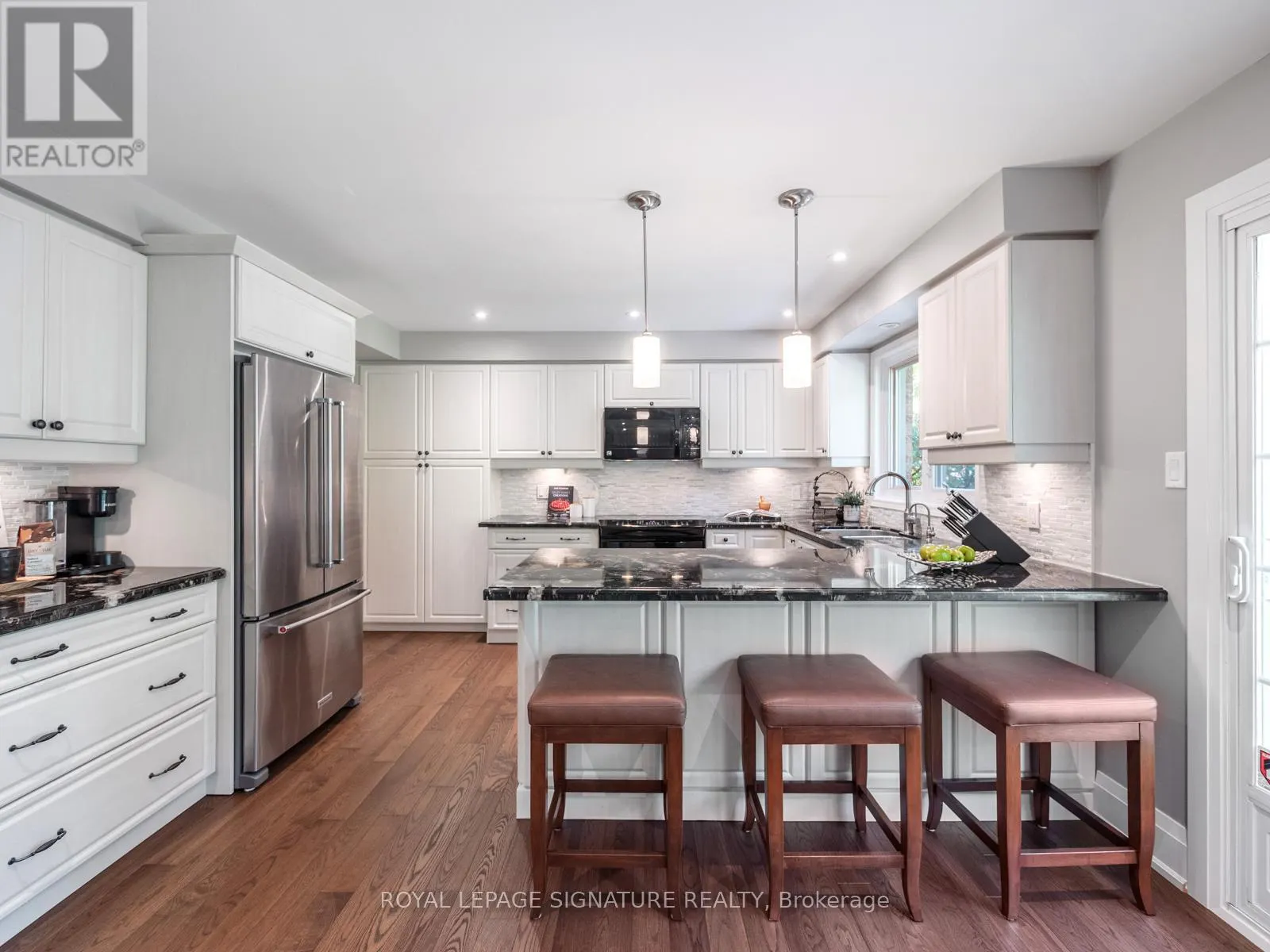 32 RAMBLEWOOD DRIVE