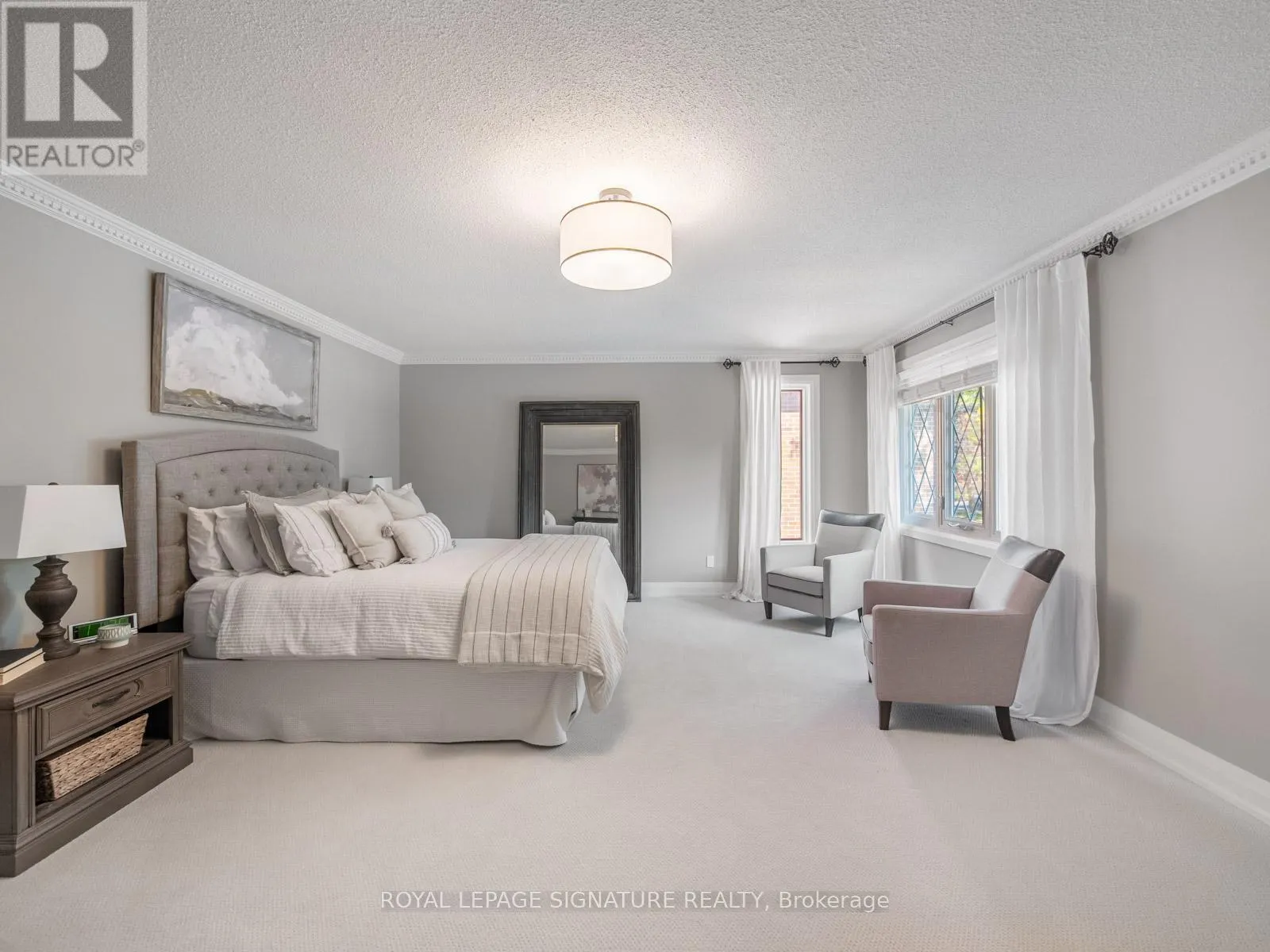 32 RAMBLEWOOD DRIVE