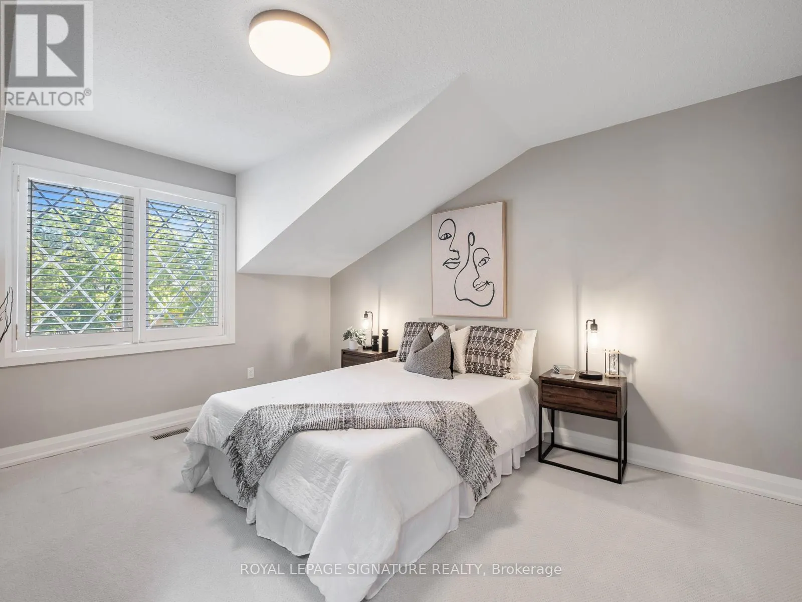 32 RAMBLEWOOD DRIVE