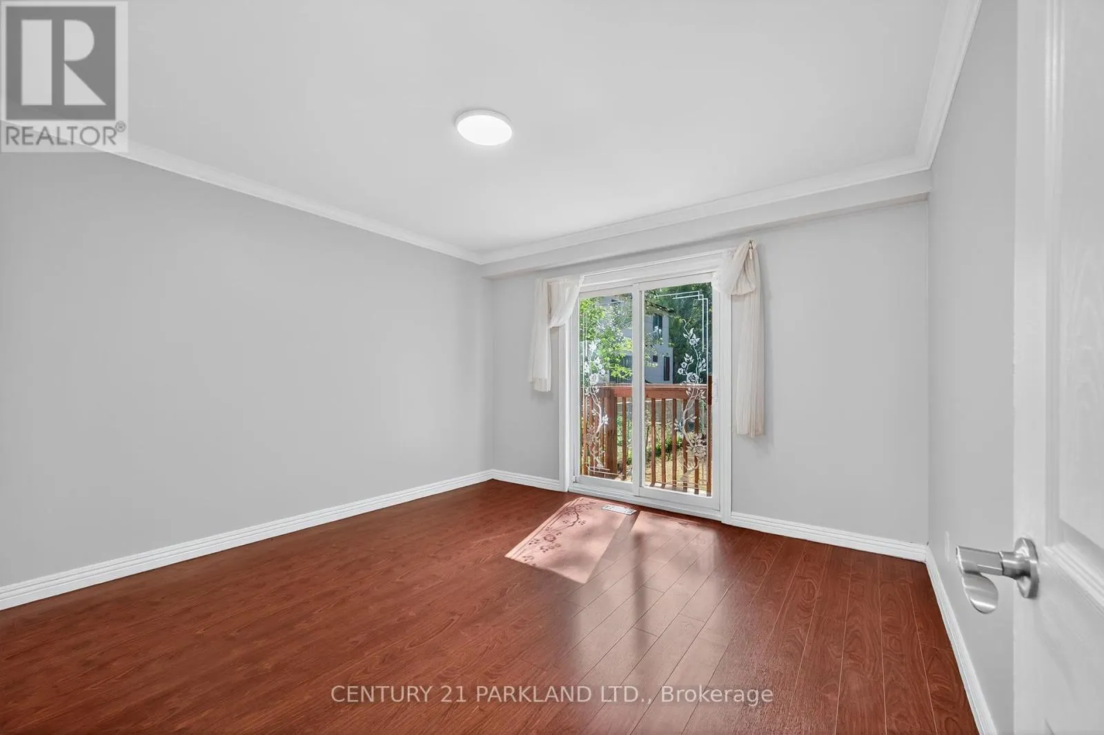 3 ARBUTUS CRESCENT