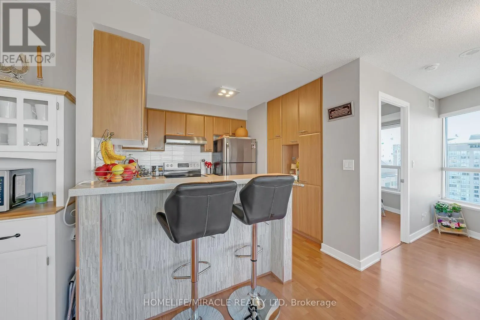 3011 - 36 LEE CENTRE DRIVE