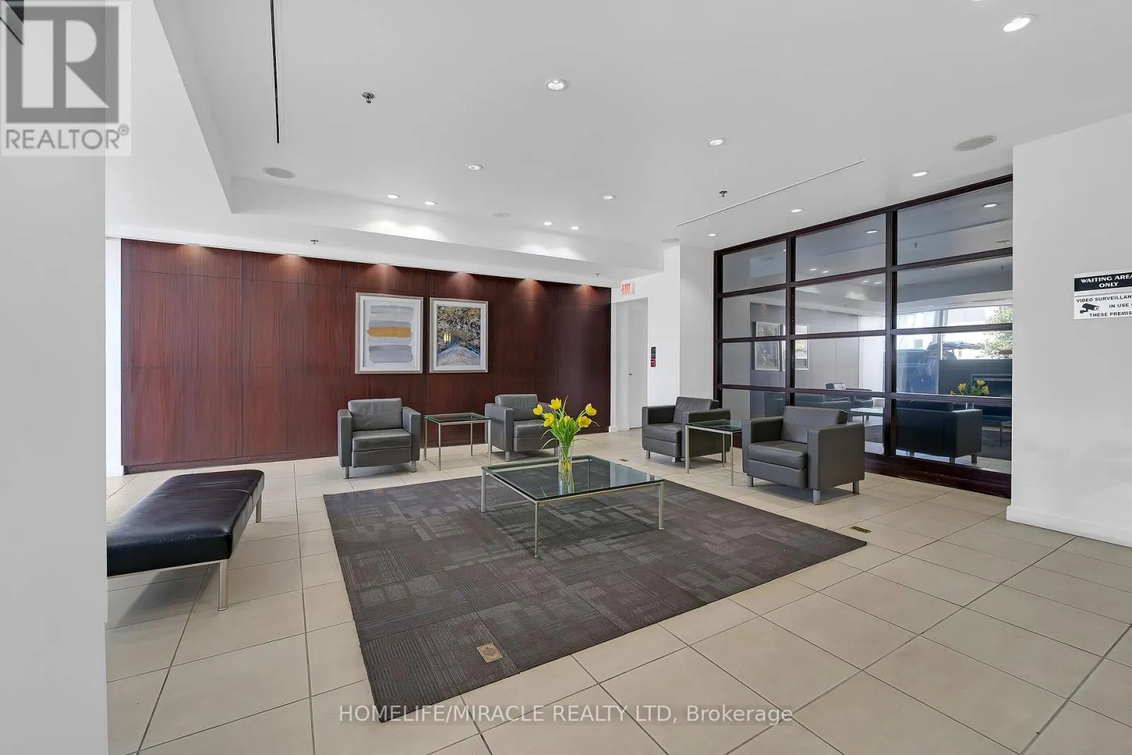 3011 - 36 LEE CENTRE DRIVE