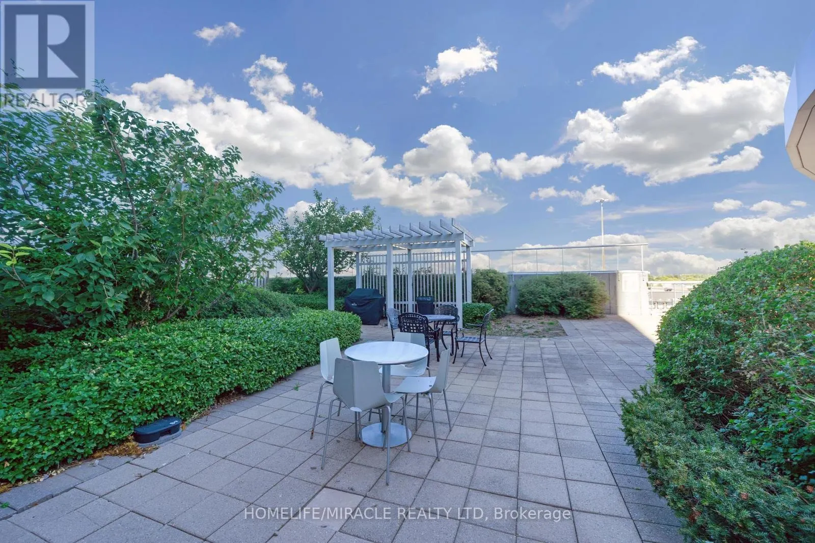 3011 - 36 LEE CENTRE DRIVE