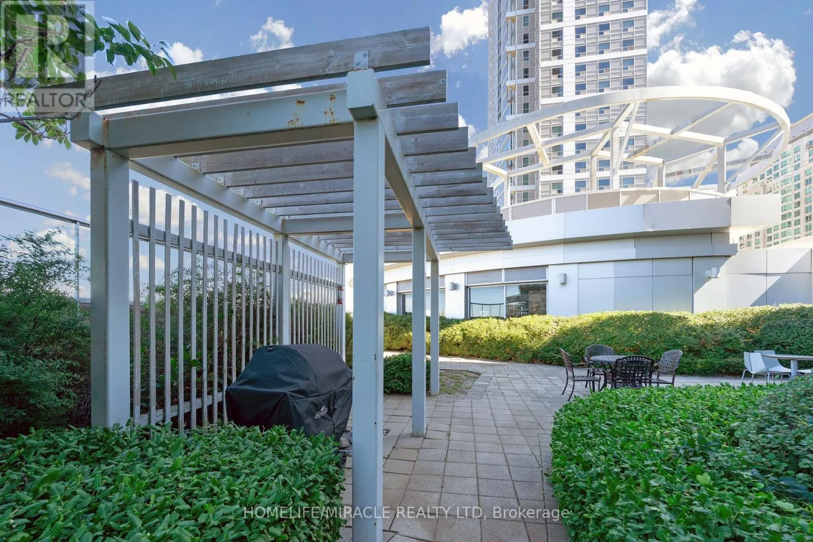 3011 - 36 LEE CENTRE DRIVE
