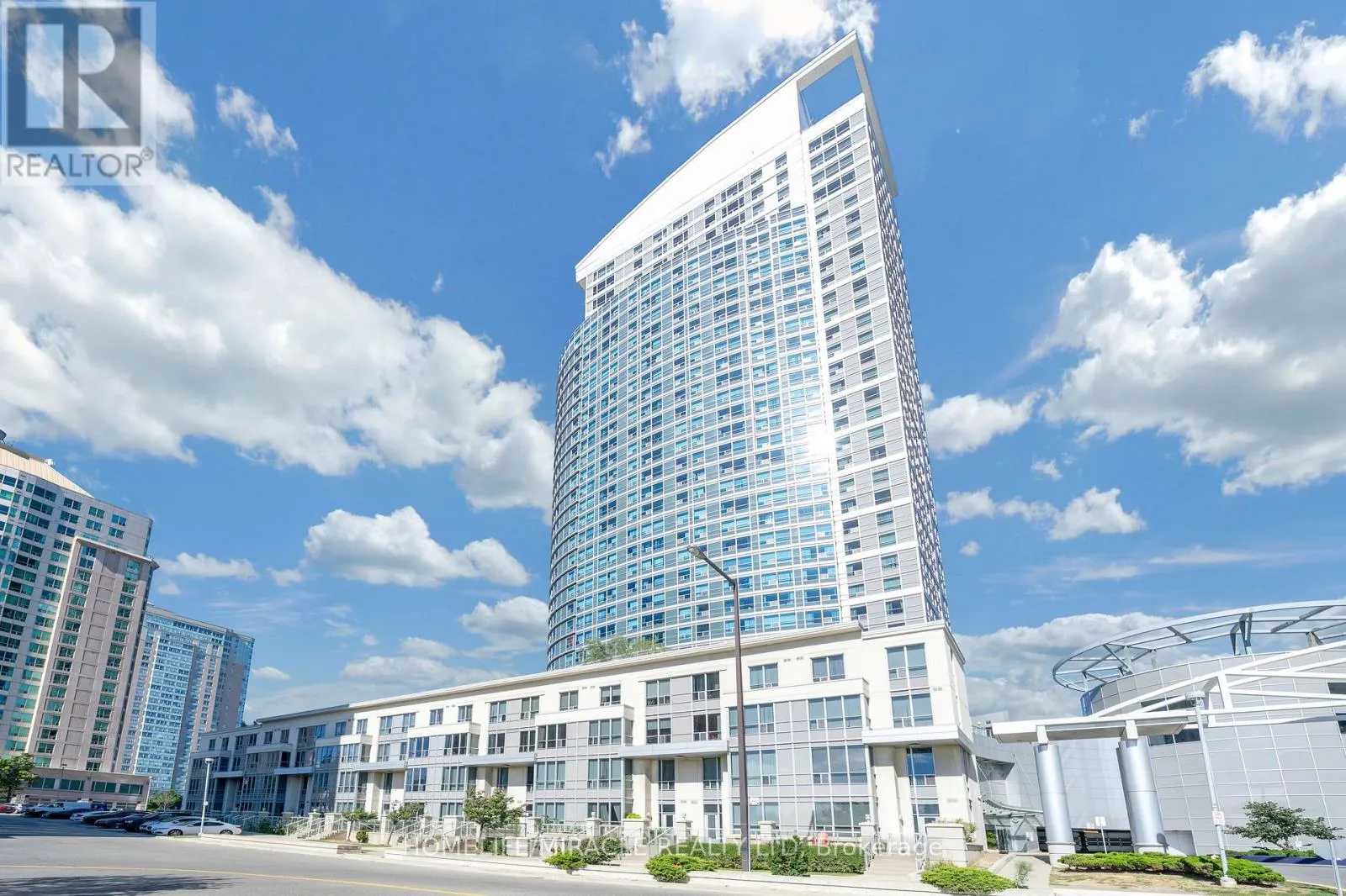 3011 - 36 LEE CENTRE DRIVE