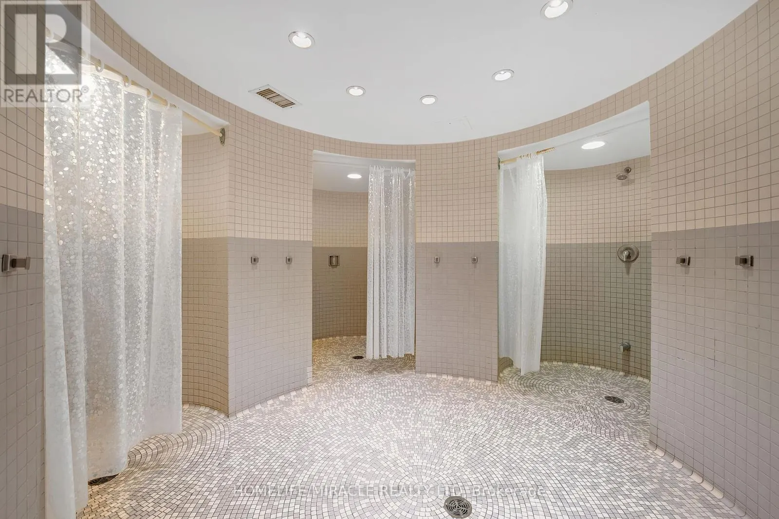 3011 - 36 LEE CENTRE DRIVE